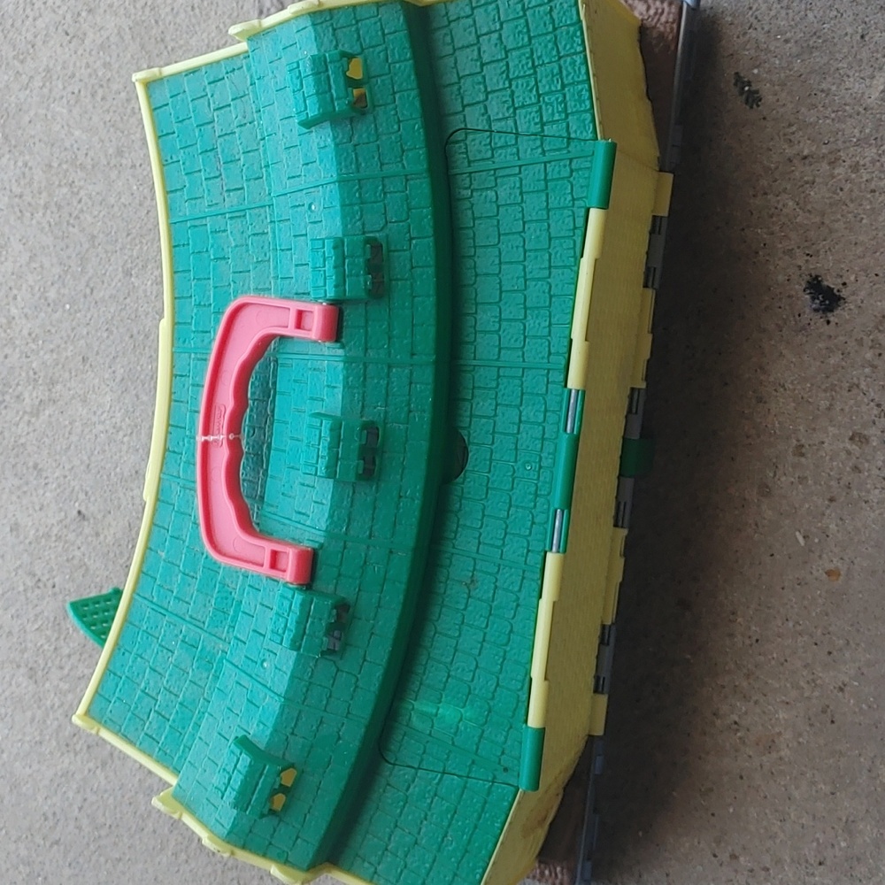 Rain station track toy